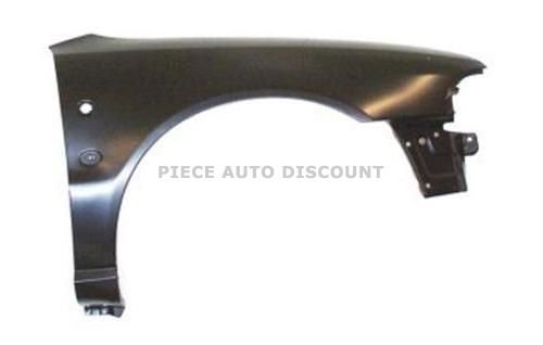 Acessar a peça Guarda lama frente dir. com piloto quadrado com anagrama com friso sem talonera 1994>1996