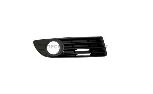 Acessar a peça Grelha direita para choques frente gasolina com buraco farol nevoeiro