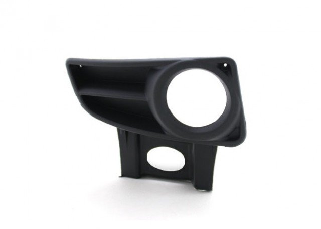 Acessar a peça Grelha direita para choques frente com buraco farol nevoeiro Acessar a peça Grelha direita para choques frente com buraco farol nevoeiro