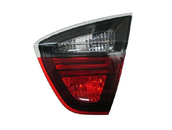 Acessar a peça Luz interior traseira esquerda Vermelho - Fumo [Automóvel de turismo].