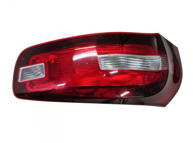 Acessar a peça Farolim traseiro direito Acessar a peça Farolim traseiro direito