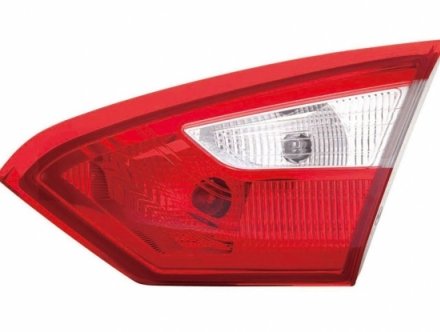 Acessar a peça Farolim traseiro interior direito [4 portas]