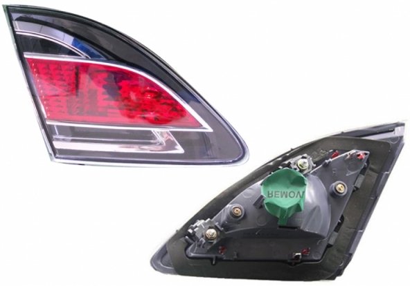 Acessar a peça Farolim traseiro interior esquerdo Acessar a peça Farolim traseiro interior esquerdo