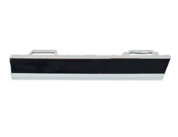 Acessar a peça Friso central do para choques frente esquerdo