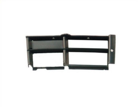 Acessar a peça Grelha do para choques frente direito (3 orifícios)