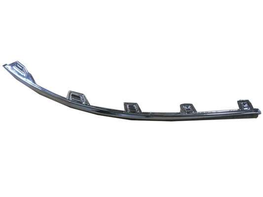 Acessar a peça Friso direita para choques frente cromada familiar