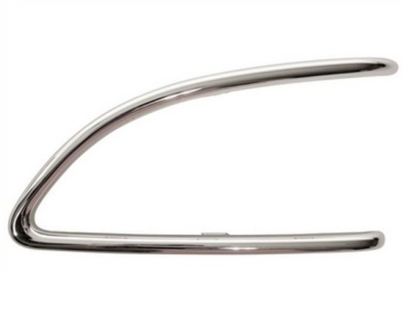 Acessar a peça Friso do para choques frente direito Acessar a peça Friso do para choques frente direito