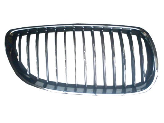 Acessar a peça Grelha frente direita quadro cromado/lamas cromadas/preta